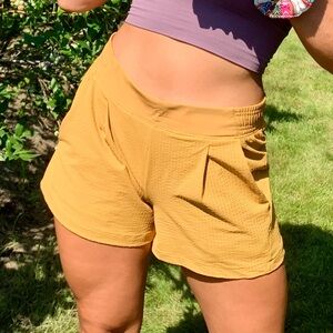 Athleta Textured Brooklyn Short